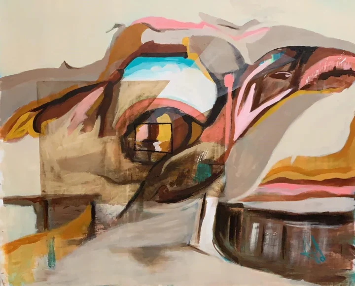 Duinen: golvende abstracte vormen in zand, roze, bruin en grijs met een lichtblauwe opening.